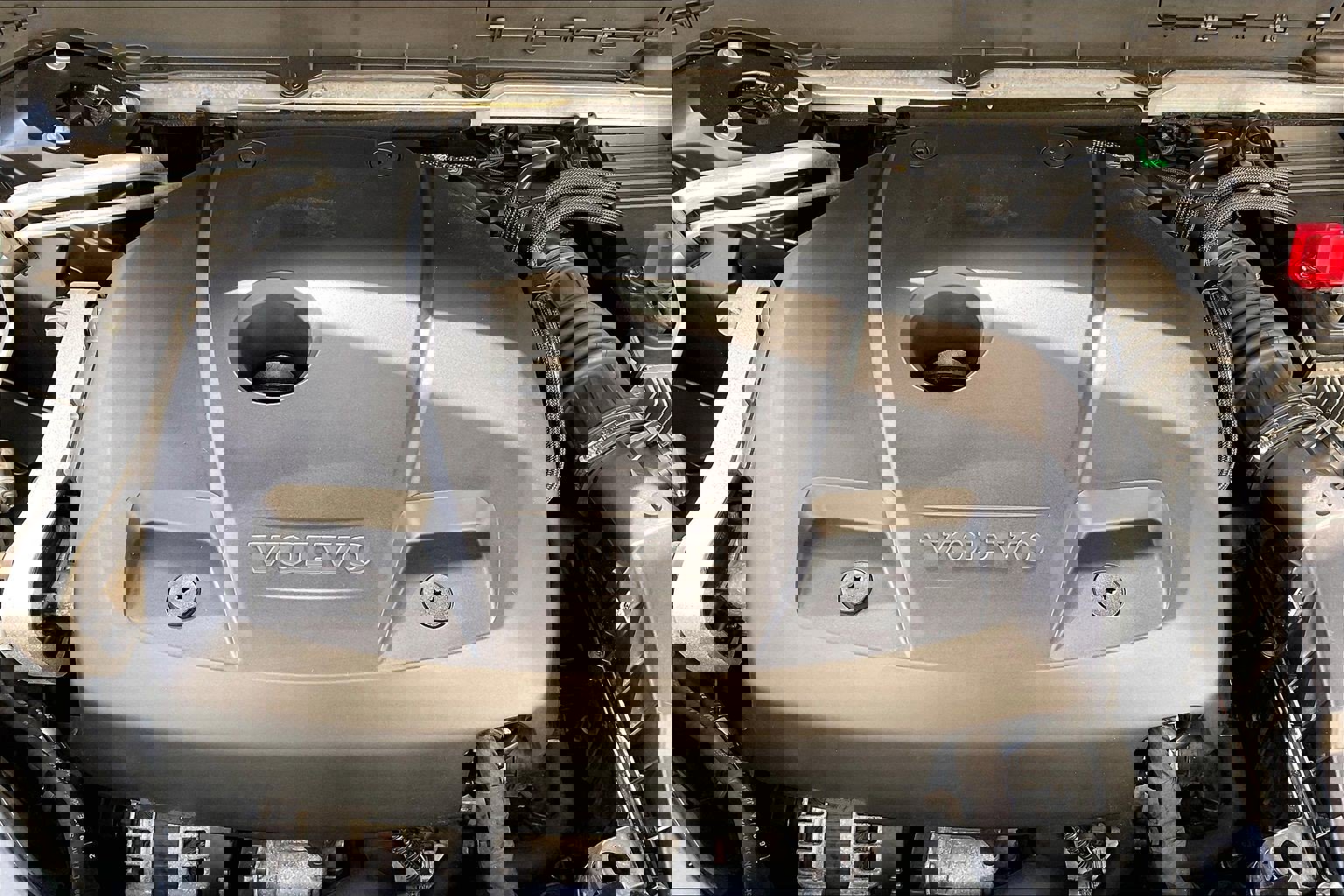 Used 2018 Volvo XC90 T6 Momentum w/ Convenience Package image 32