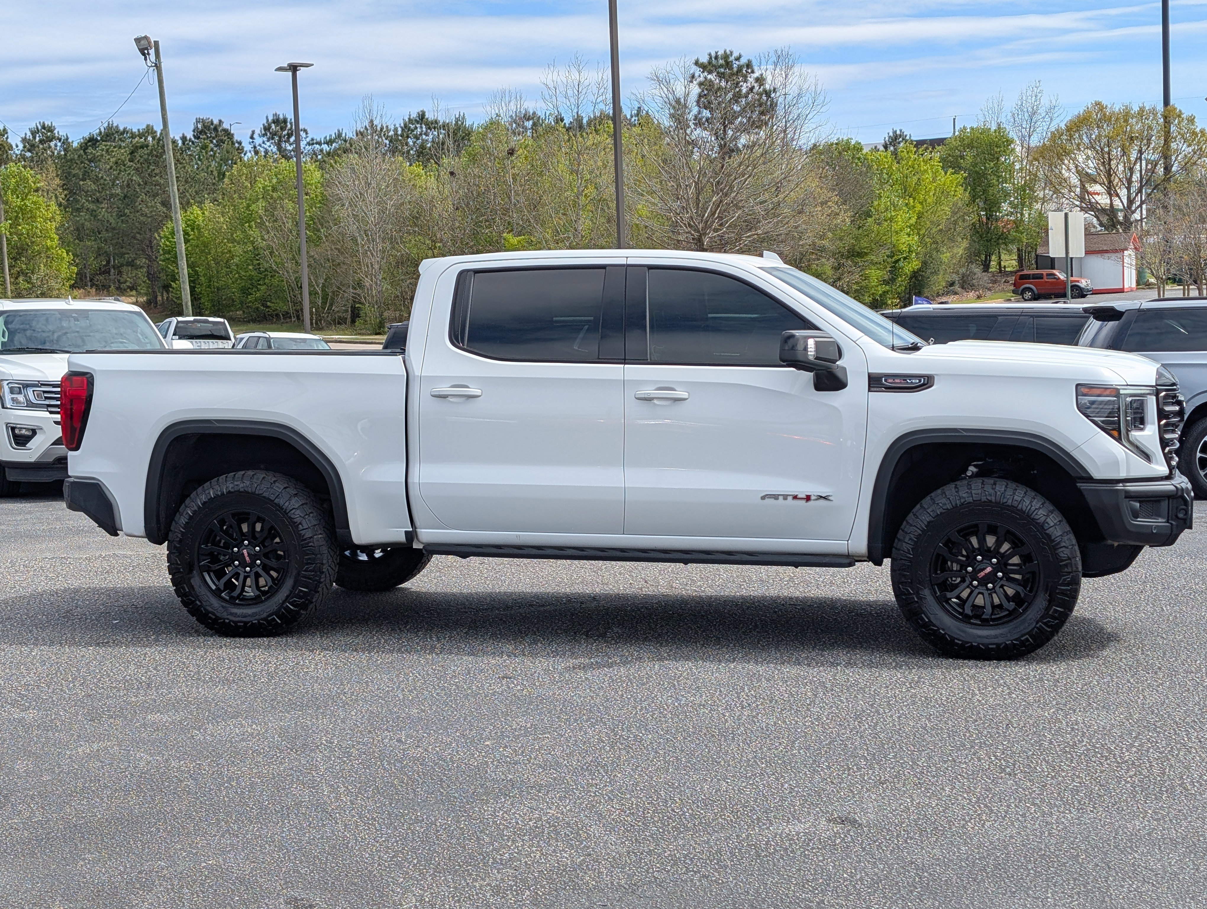 Used 2023 GMC Sierra 1500 AT4X image 8