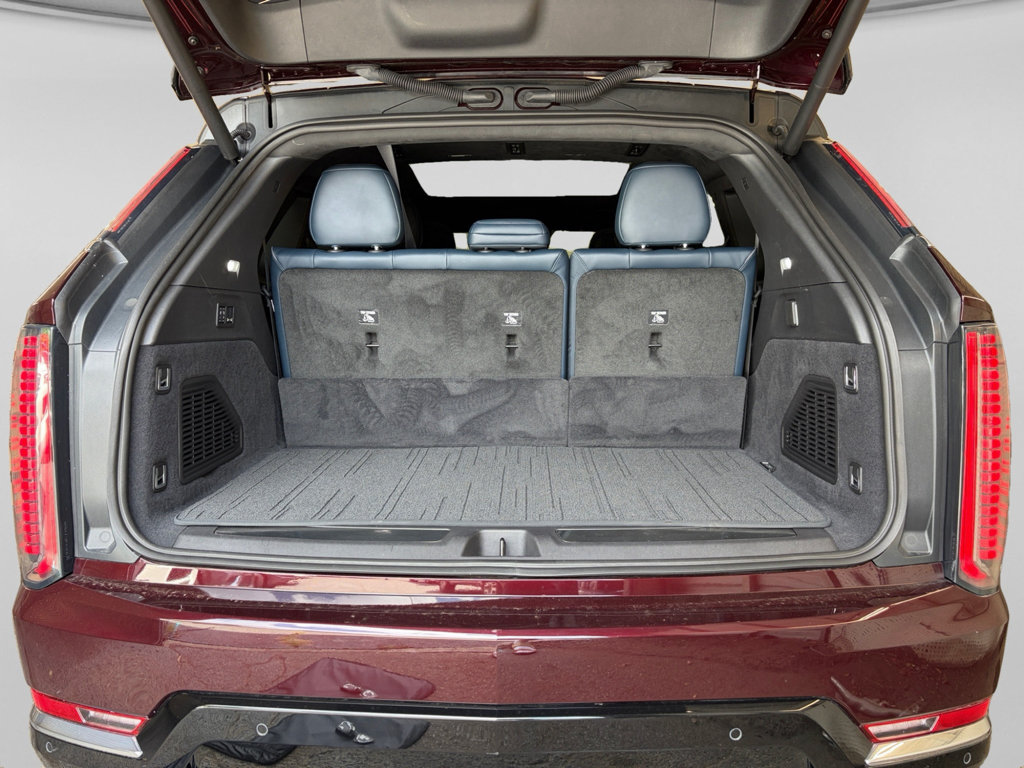 Used 2025 Cadillac Escalade IQ Luxury 2 w/ LPO, Premium Carpet Package AWD/4WD image 28