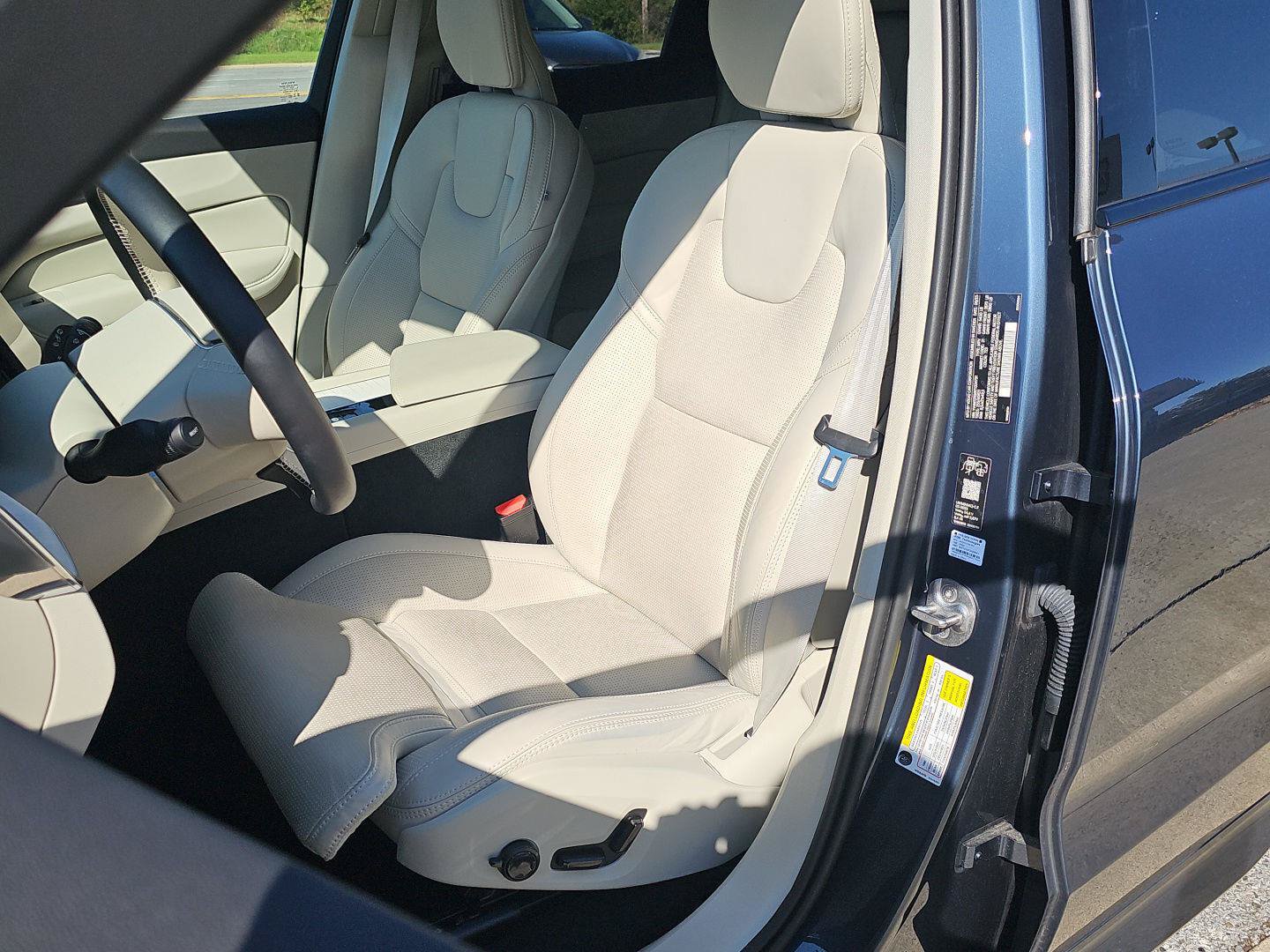 Used 2026 Volvo XC60 B5 Ultra w/ Climate Package AWD/4WD image 19