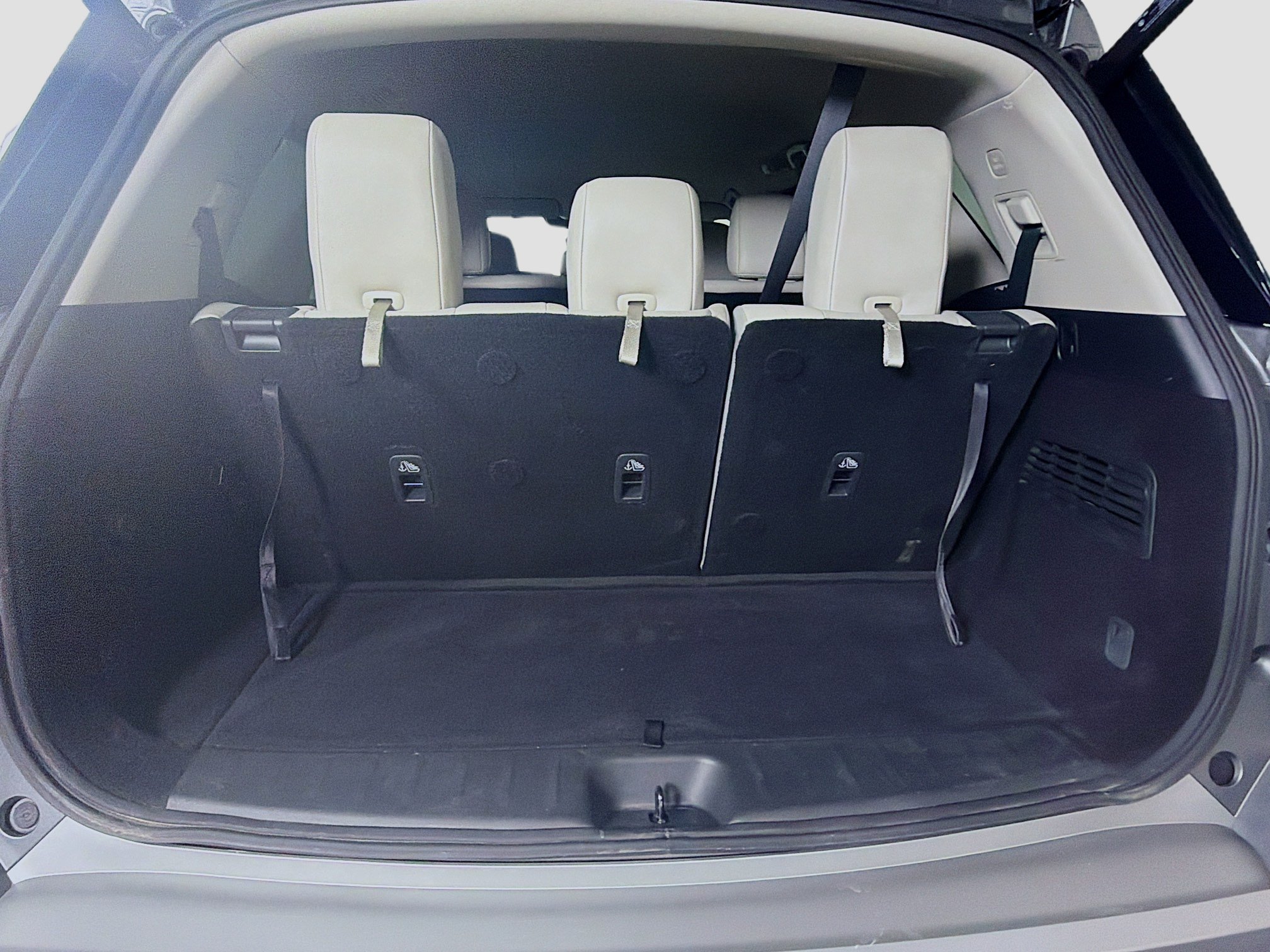 Used 2023 Nissan Pathfinder SL w/ Lighting Package (N92) FWD image 29