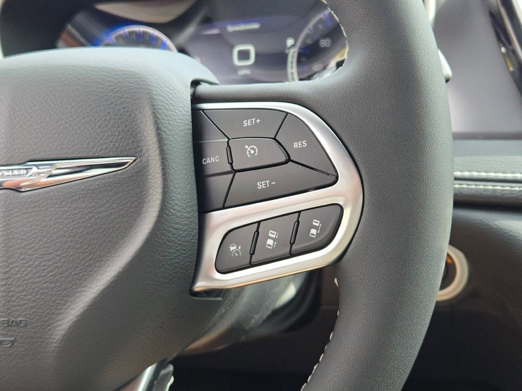 New 2026 Chrysler Pacifica Select image 33
