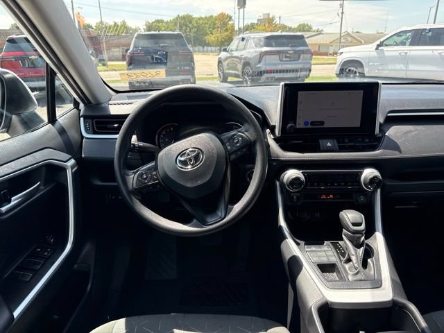 Used 2025 Toyota RAV4 XLE AWD/4WD image 19