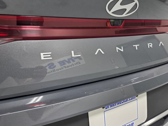 Certified 2025 Hyundai Elantra Sport FWD image 12