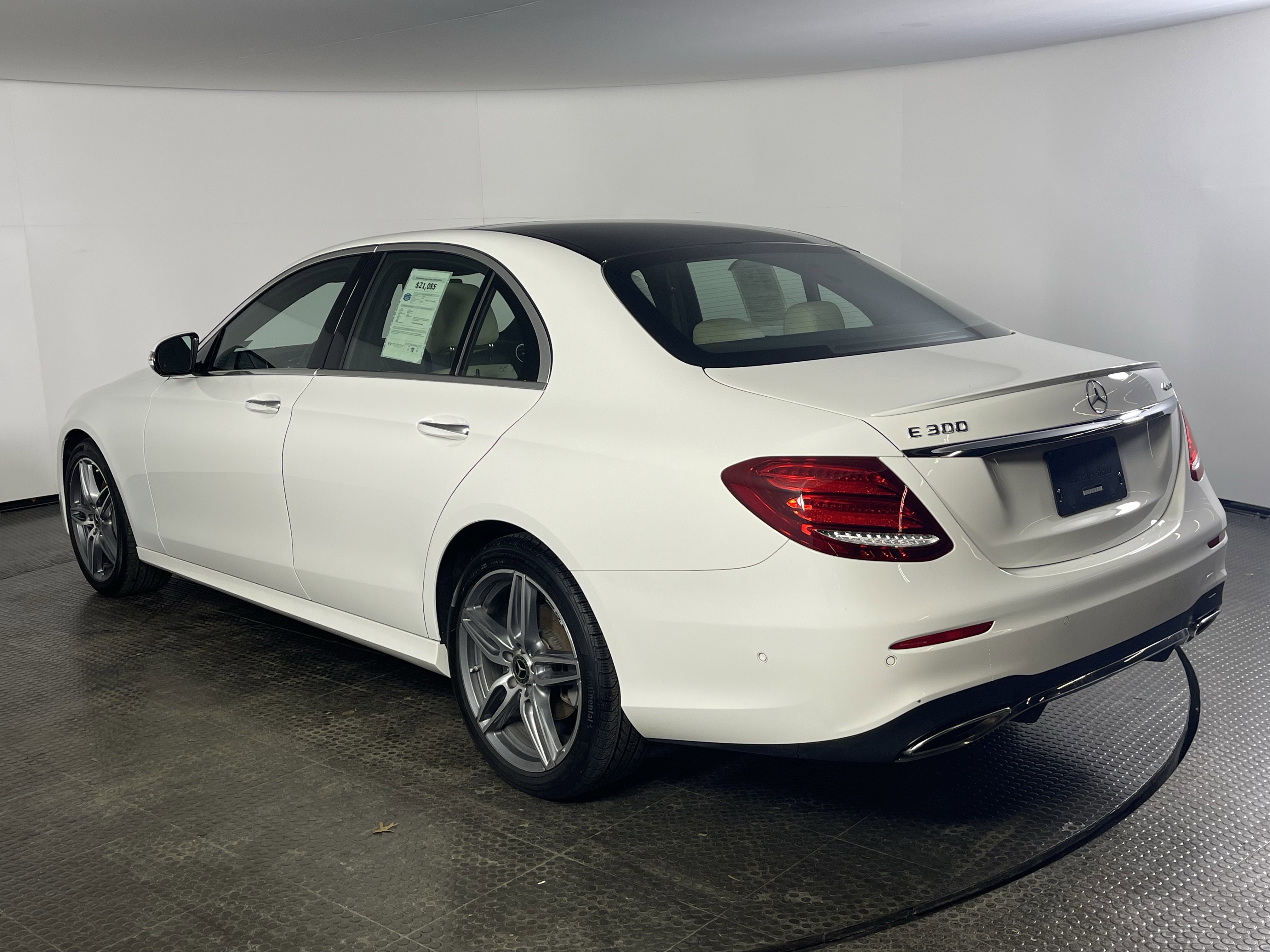 Used 2018 Mercedes-Benz E 300 4MATIC image 6