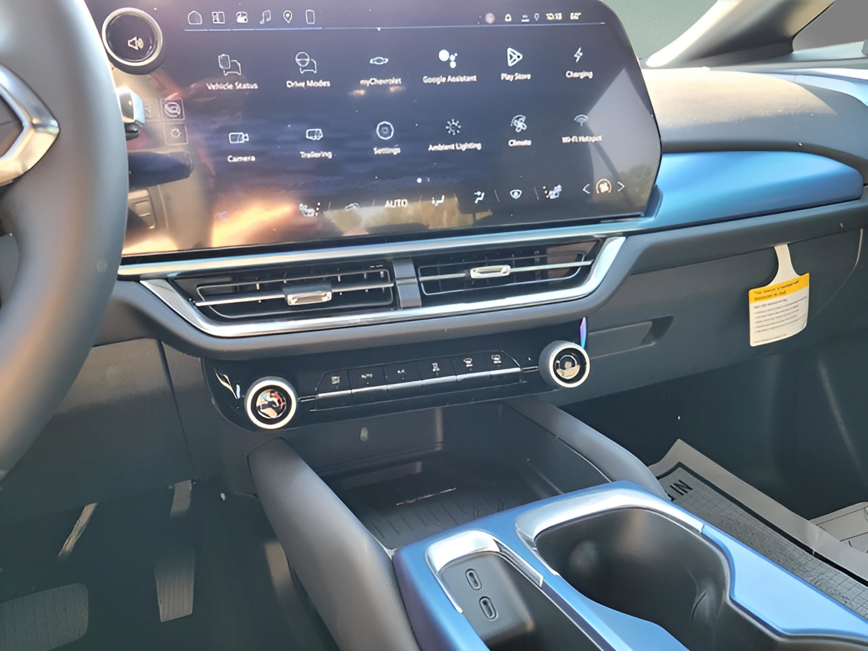 New 2026 Chevrolet Equinox EV LT image 10