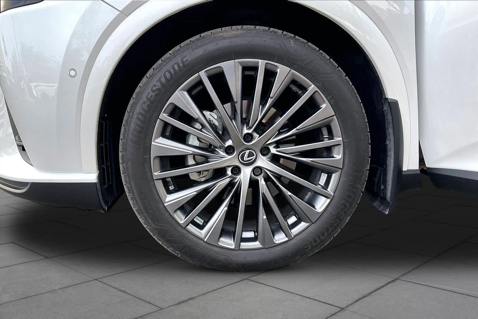 Certified 2024 Lexus RX 350 AWD w/ Convenience Package image 10