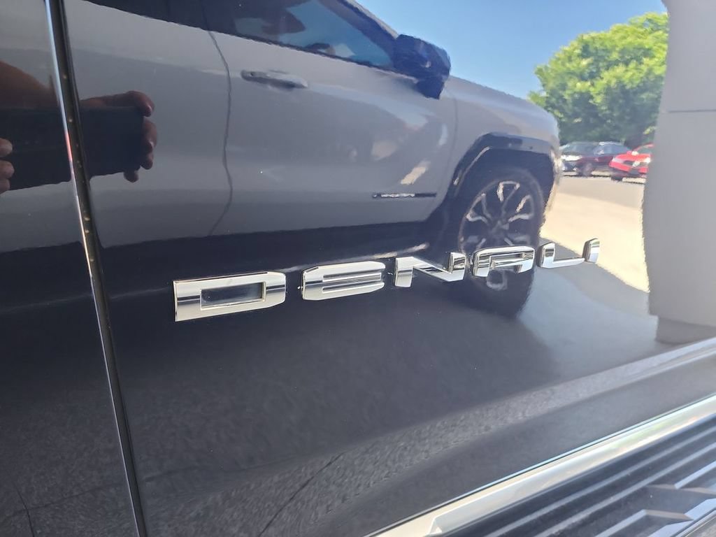 Certified 2022 GMC Yukon XL Denali AWD/4WD image 32