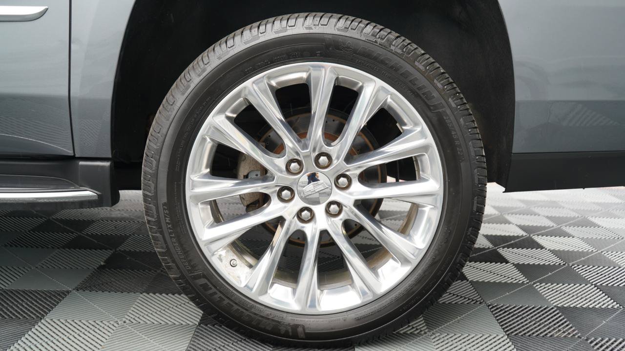 Used 2019 Cadillac Escalade ESV Luxury AWD/4WD image 36