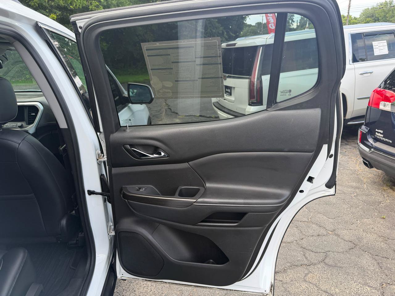 Used 2017 GMC Acadia SLT AWD/4WD image 26