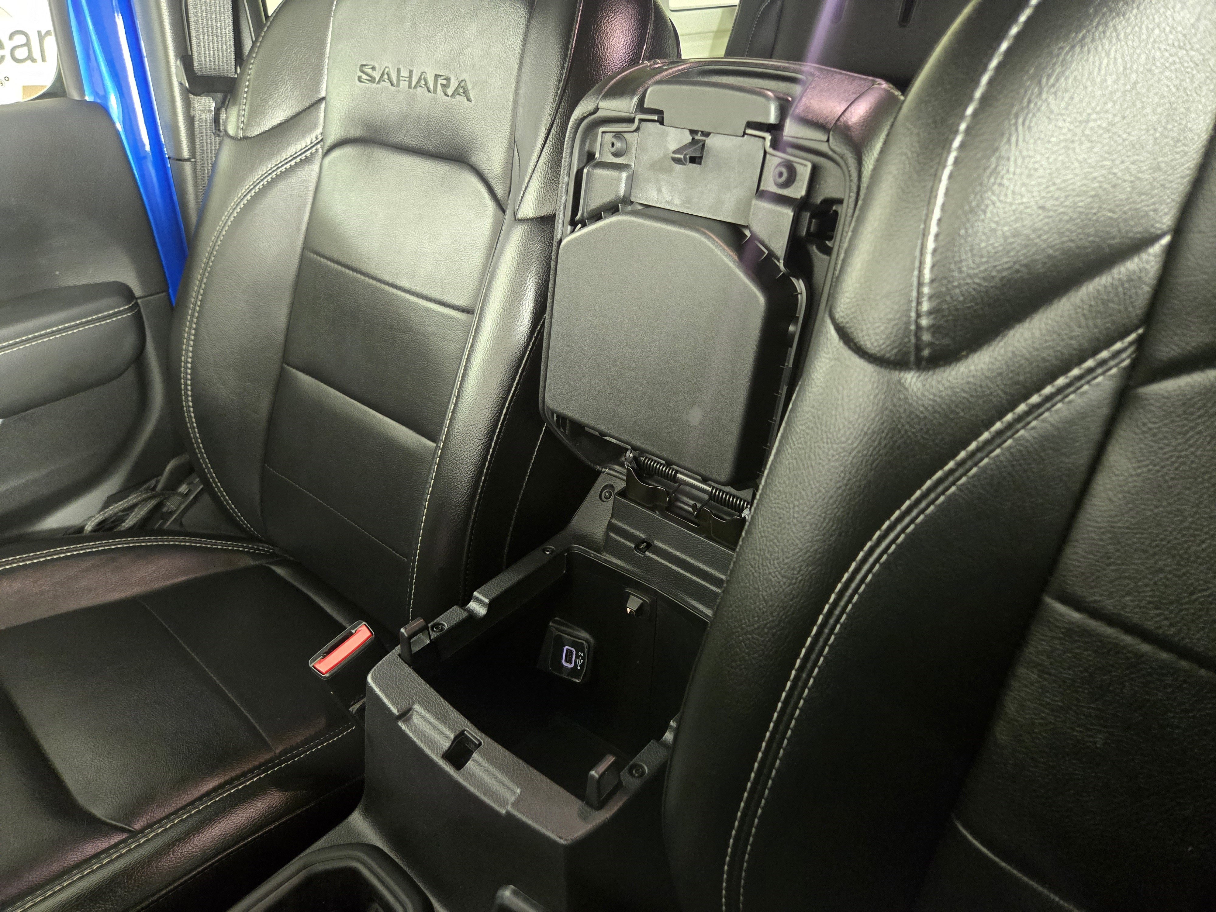 Used 2022 Jeep Wrangler Unlimited Sahara image 28