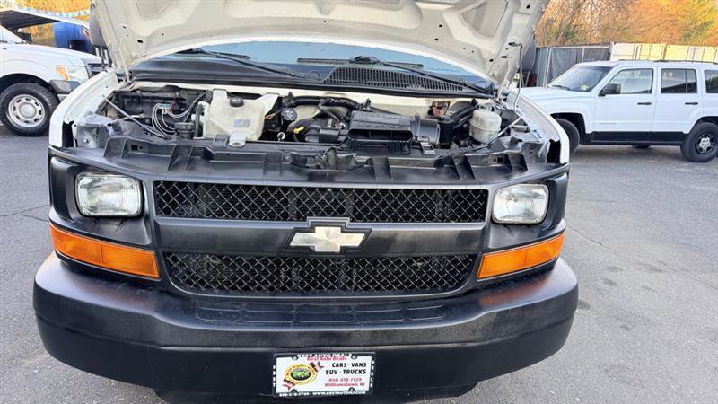 Used 2011 Chevrolet Express 2500 RWD image 40