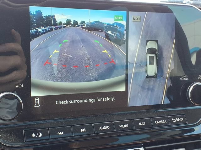 Used 2023 Nissan Pathfinder Platinum w/ Cargo Package AWD/4WD image 21