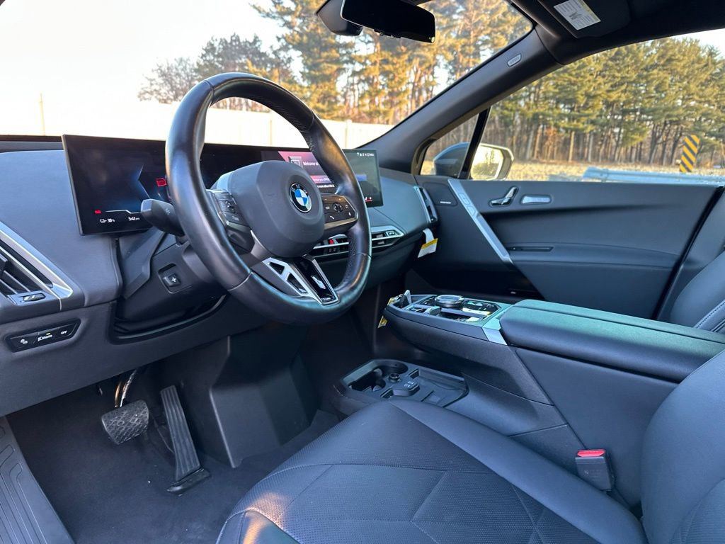 Used 2025 BMW iX xDrive50 w/ Premium Package image 14