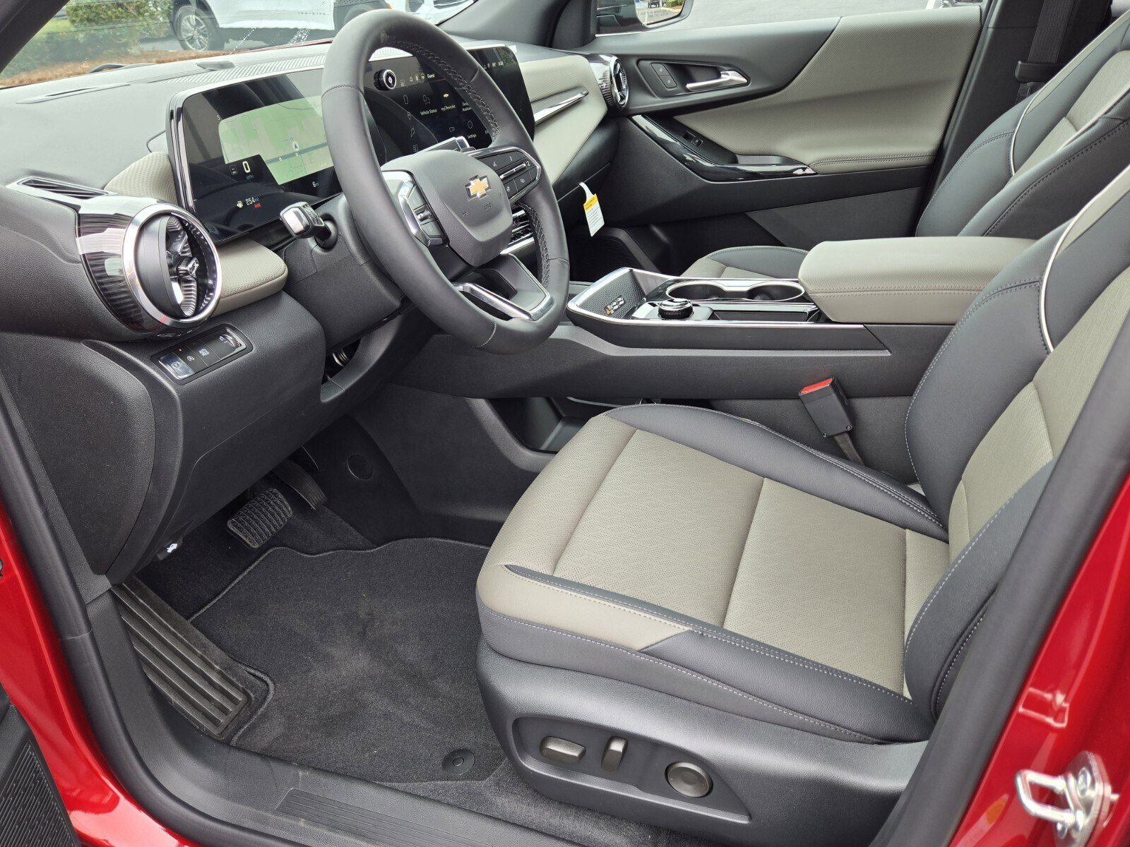 New 2026 Chevrolet Equinox LT w/ Convenience Package II image 5