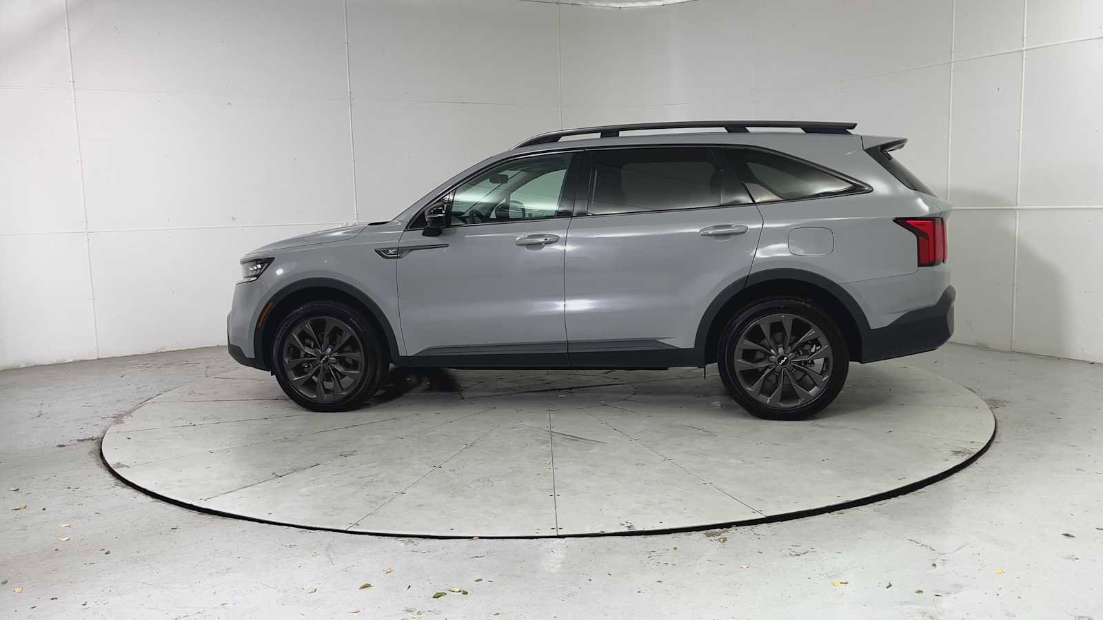 Used 2023 Kia Sorento SX Prestige image 4