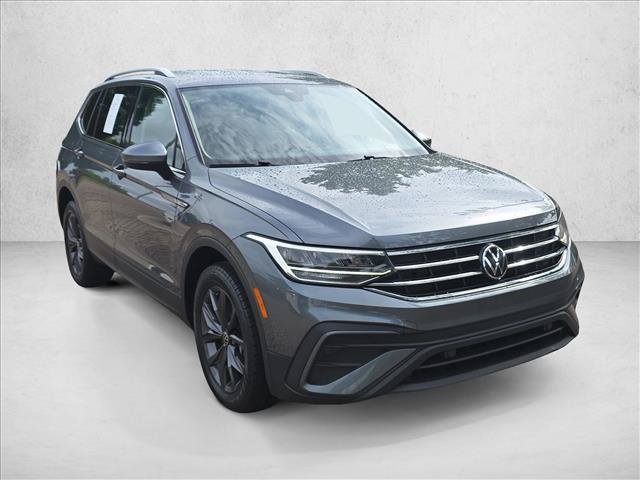 Certified 2022 Volkswagen Tiguan SE FWD image 3