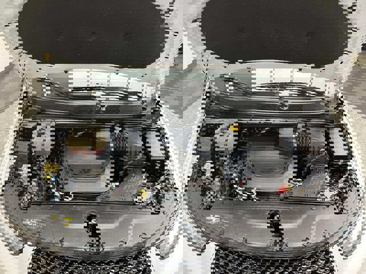 Used 2023 Chrysler Pacifica Touring image 28