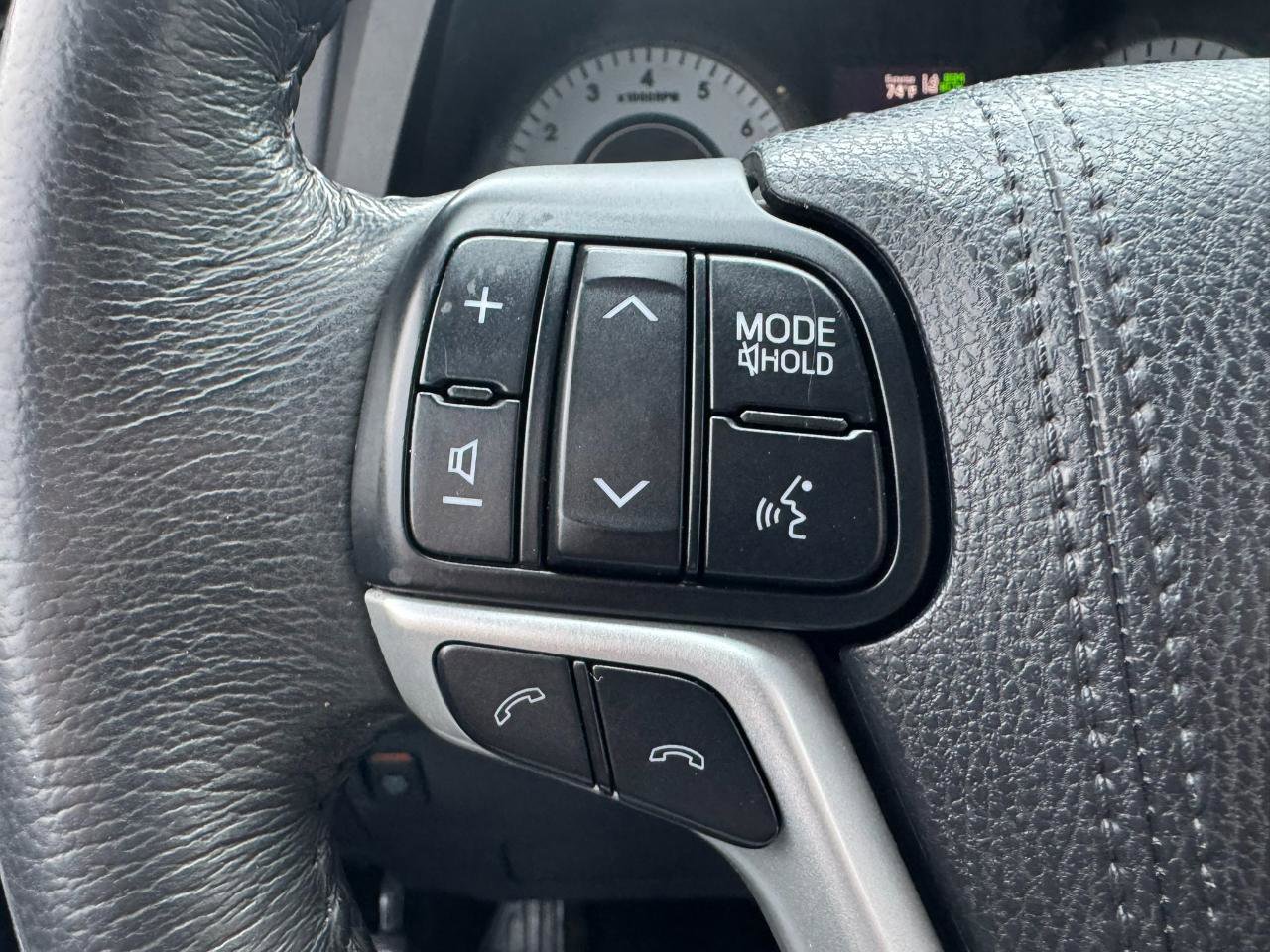Used 2018 Toyota Sienna SE Premium w/ Carpet Mat Package FWD image 14