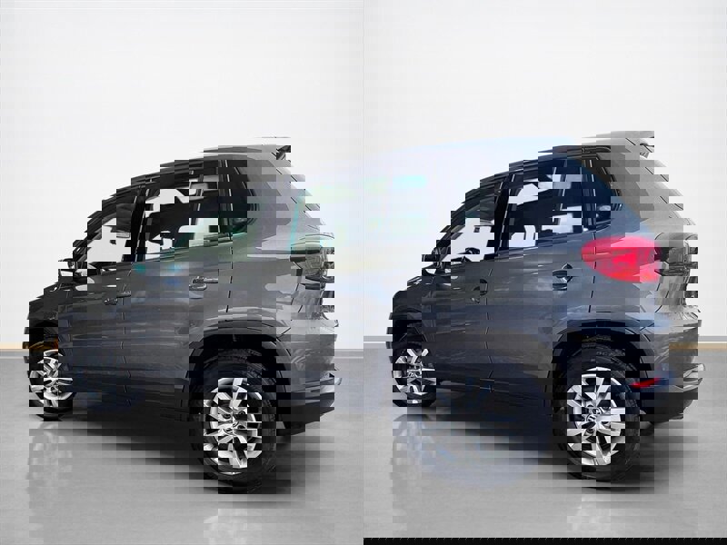 Used 2013 Volkswagen Tiguan S image 7