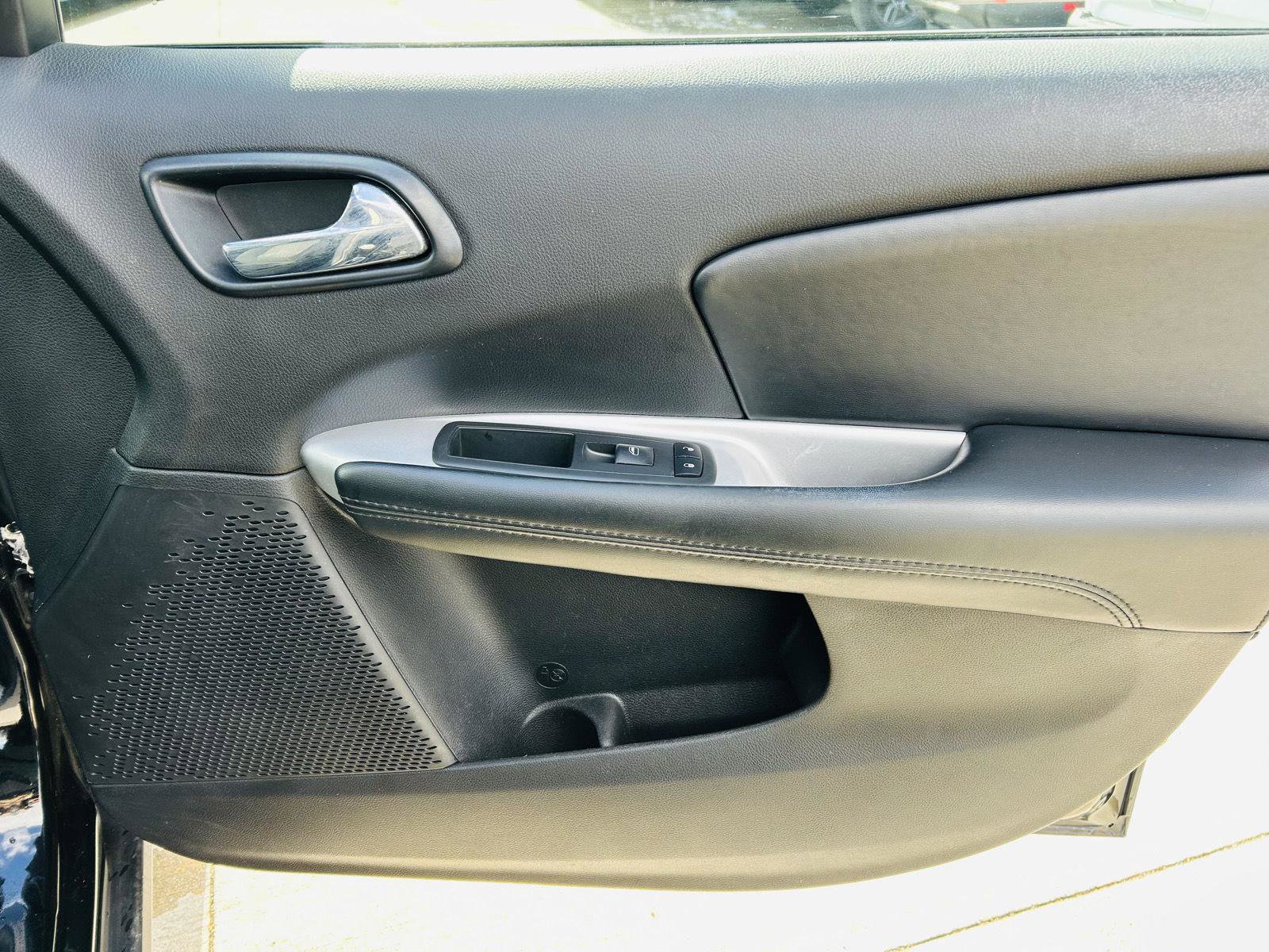 Used 2019 Dodge Journey SE w/ Mopar Chrome Accent Package image 26