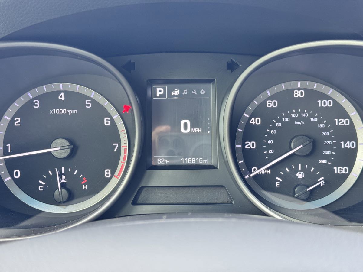 Used 2017 Hyundai Santa Fe SE w/ Cargo Package FWD image 46