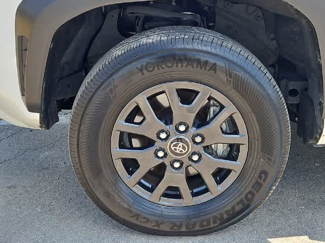 Certified 2025 Toyota 4Runner SR5 AWD/4WD image 19