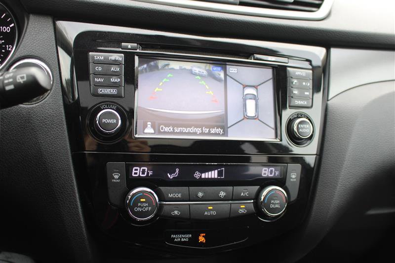 Used 2015 Nissan Rogue SV w/ SV Premium Package image 16