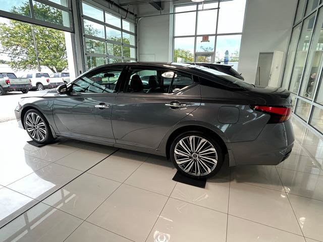 Used 2023 Nissan Altima 2.5 SL AWD/4WD image 11
