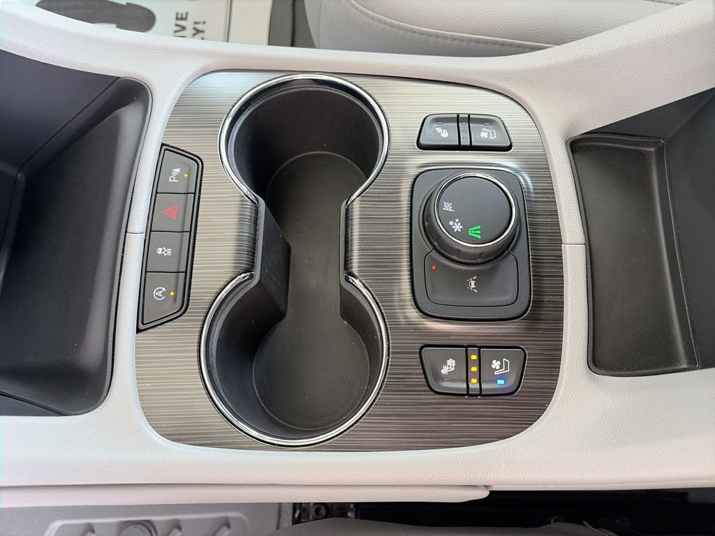 Used 2023 GMC Acadia SLT w/ Technology Package FWD image 29