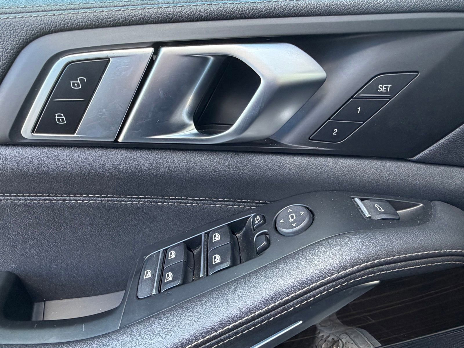 Used 2023 BMW X5 xDrive45e image 24