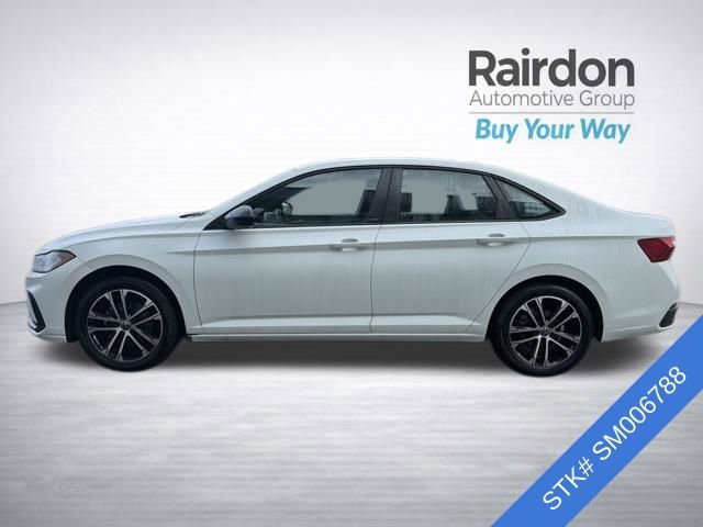 Used 2025 Volkswagen Jetta Sport FWD image 4