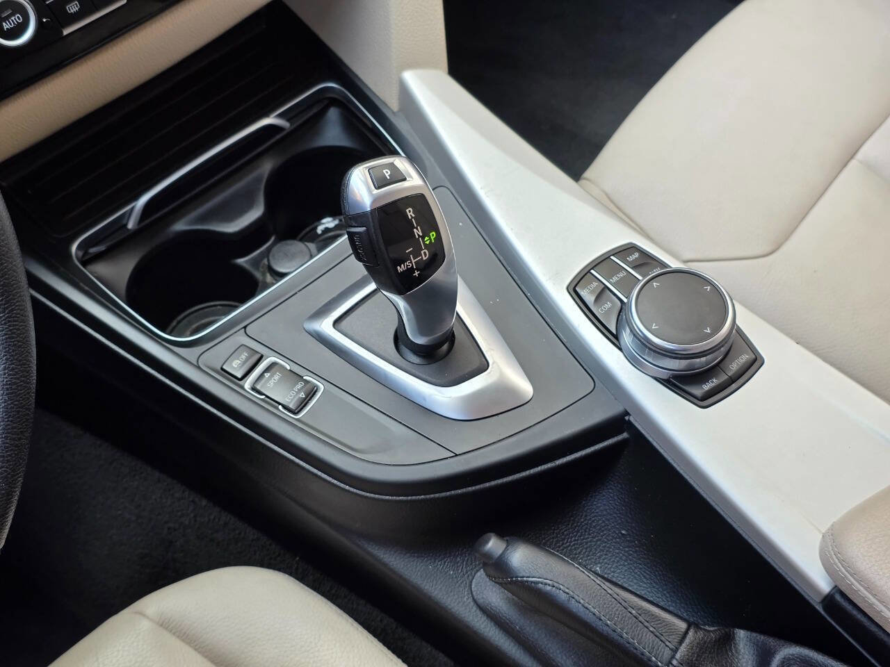 Used 2018 BMW 320i Sedan image 17