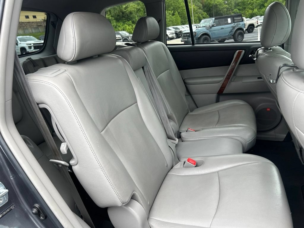 Used 2012 Toyota Highlander Limited w/ Tow Pkg AWD/4WD image 40