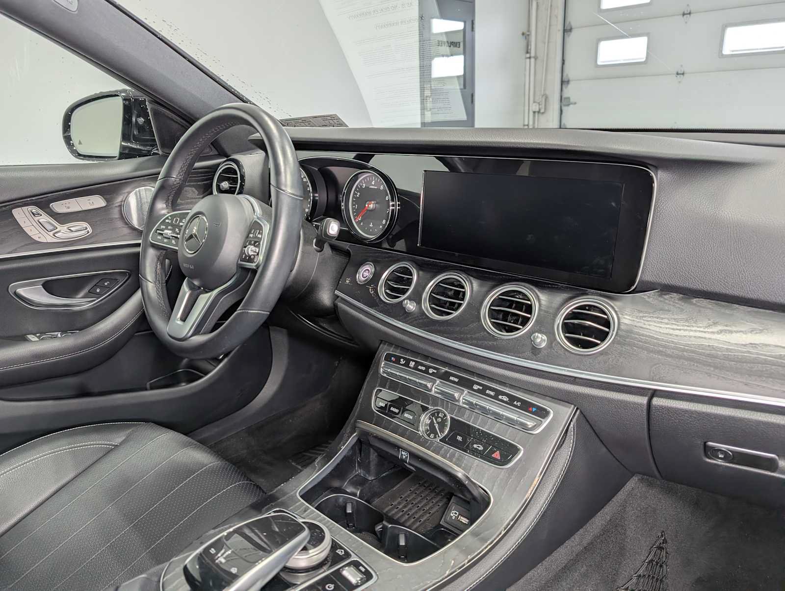 Certified 2019 Mercedes-Benz E 300 4MATIC image 41