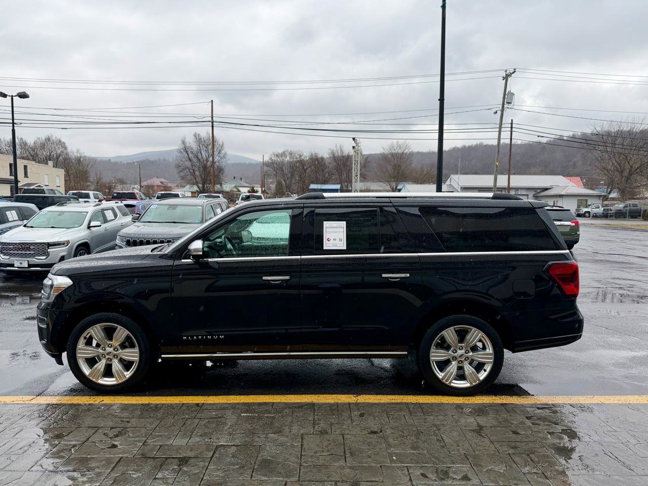 Used 2024 Ford Expedition Max Platinum image 5