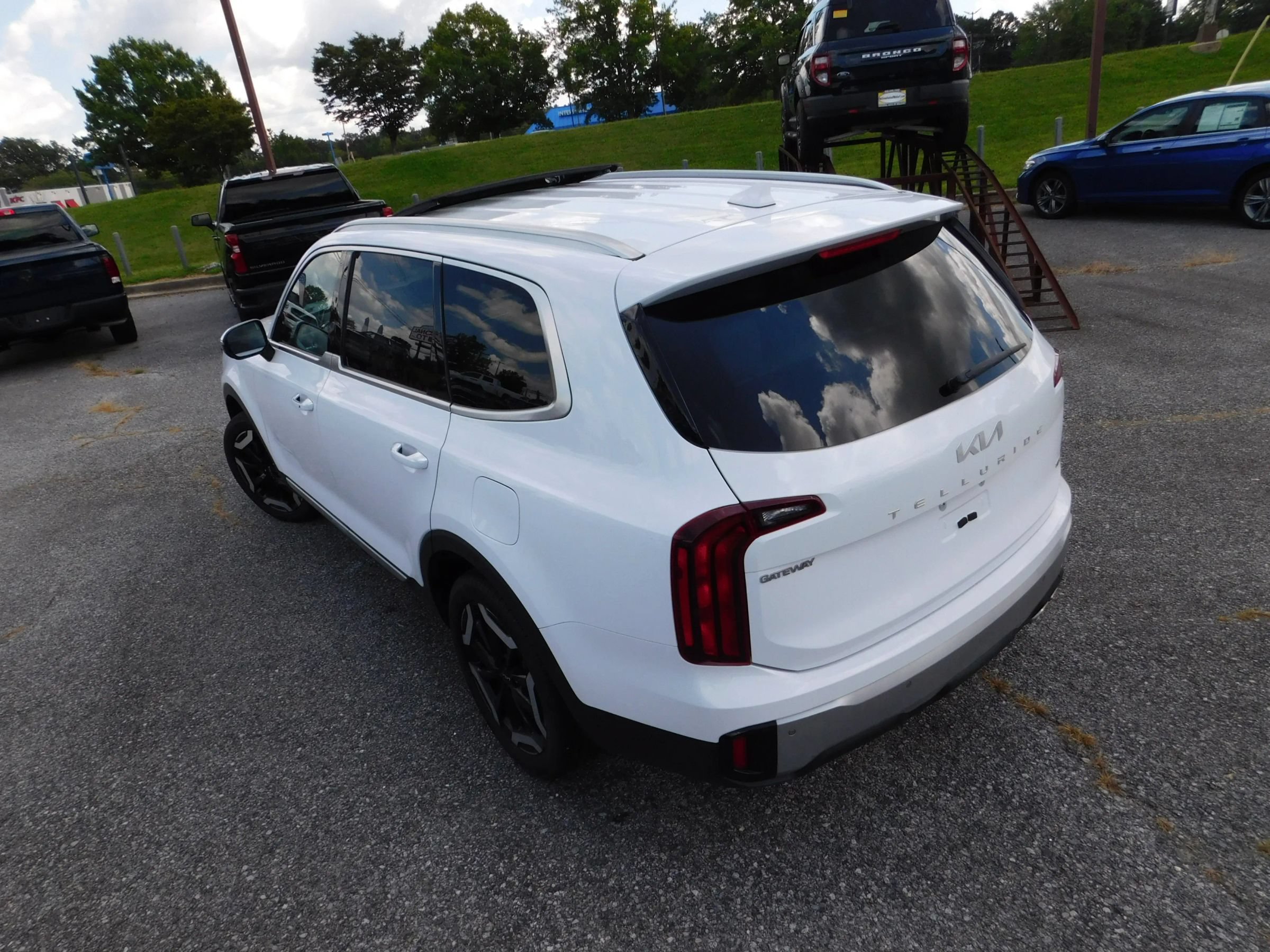 Used 2023 Kia Telluride S w/ S Sunroof Package AWD/4WD image 7