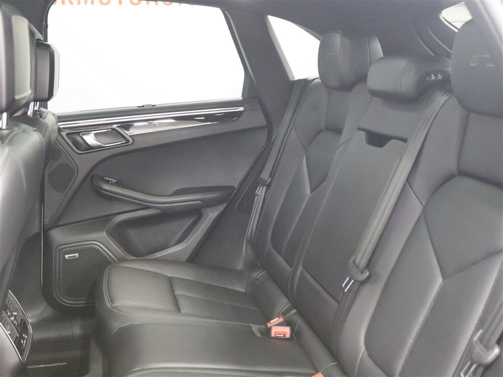Used 2017 Porsche Macan GTS w/ Premium Package Plus AWD/4WD image 14