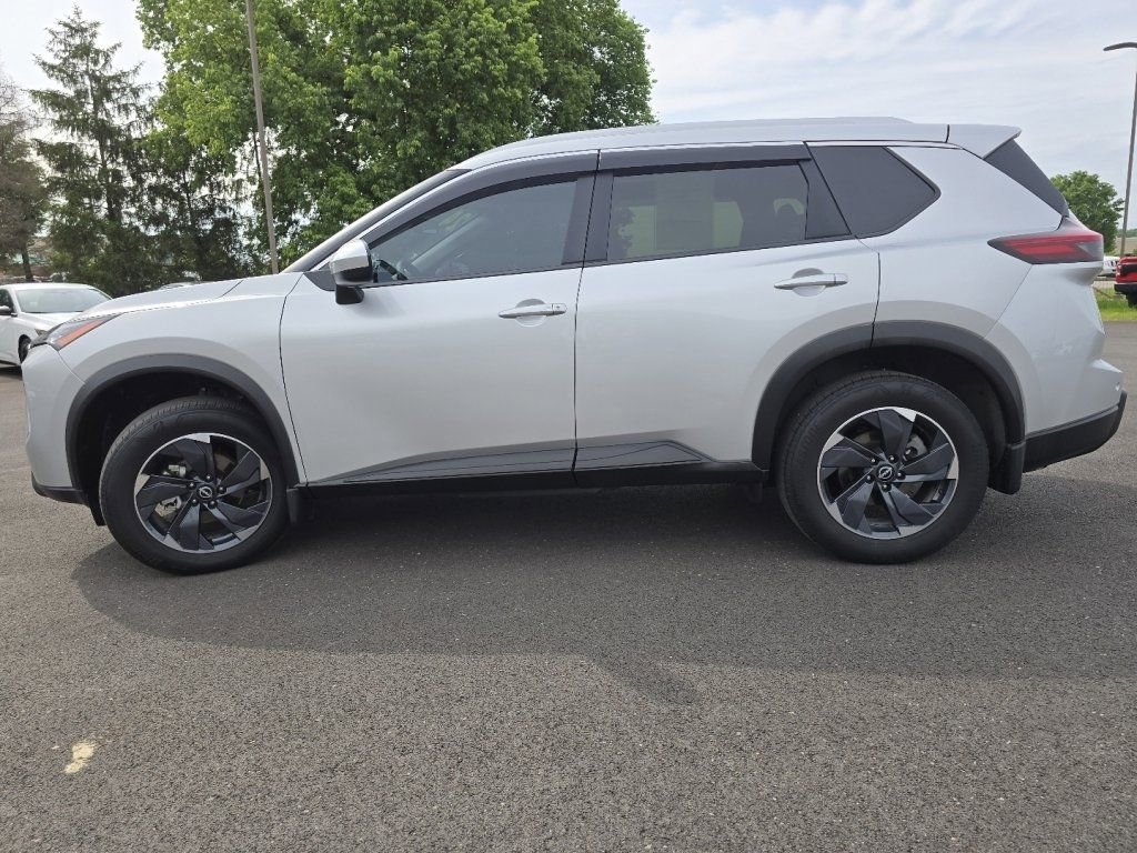 Used 2024 Nissan Rogue SV w/ SV Premium Package AWD/4WD image 18