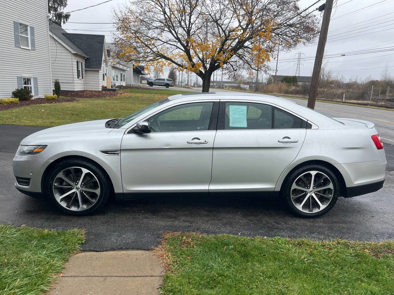 Used 2016 Ford Taurus Limited w/ Driver Assist Package image 4
