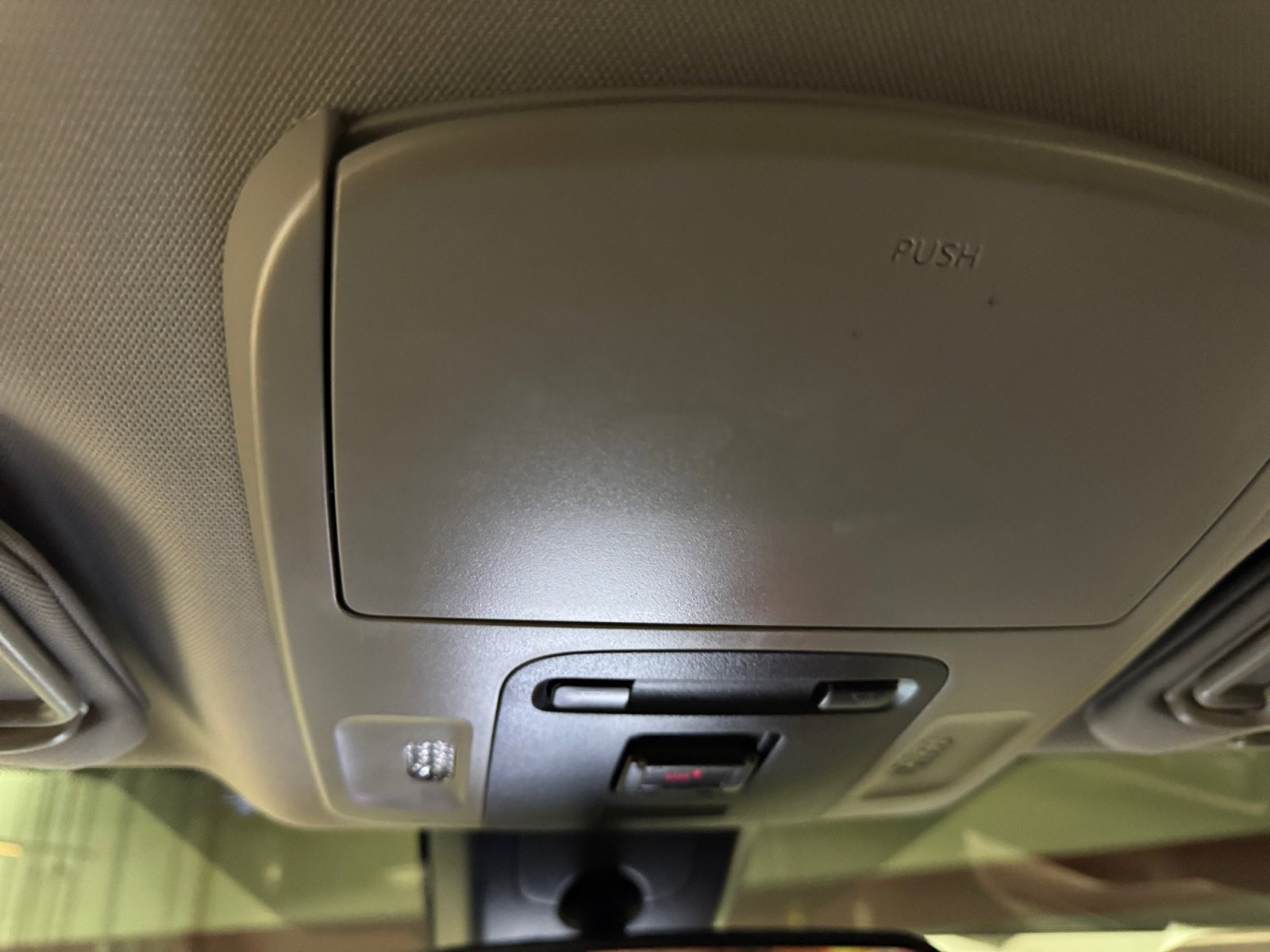Used 2022 Toyota Camry SE FWD image 31