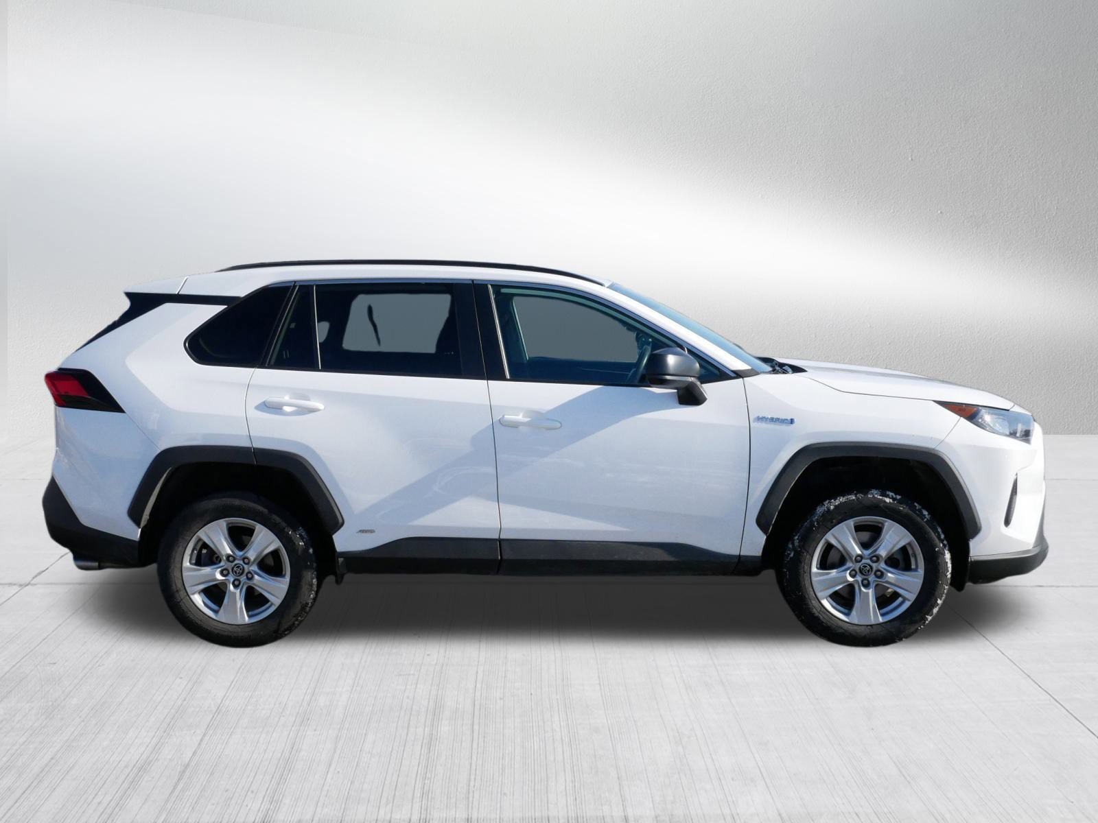 Used 2021 Toyota RAV4 LE image 8