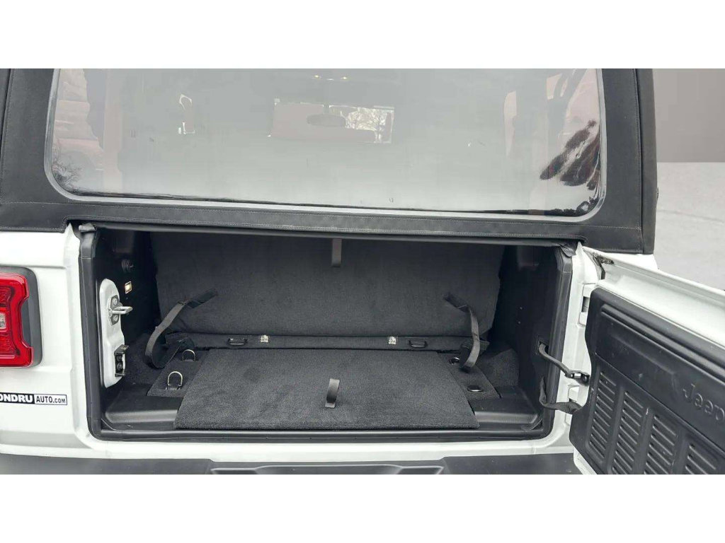 Used 2023 Jeep Wrangler Sport S image 9