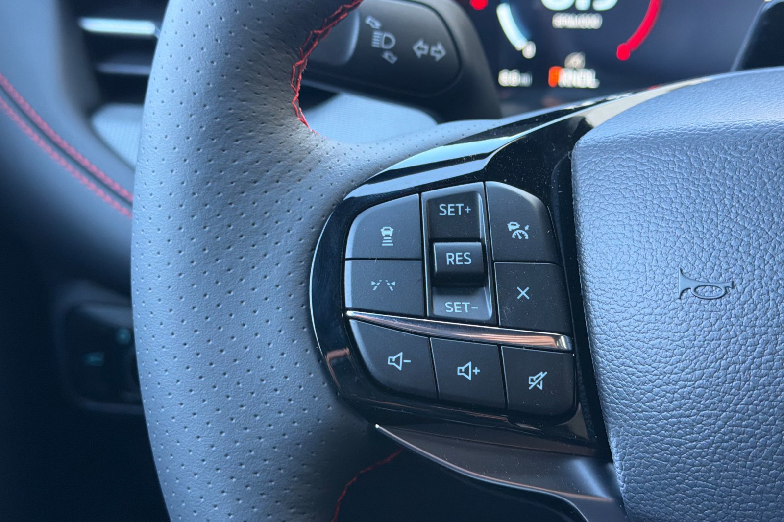 New 2027 Ford Explorer ST-Line w/ Premium Package RWD image 28