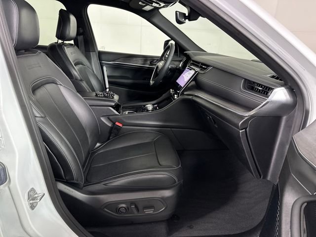 Used 2022 Jeep Grand Cherokee Overland image 28