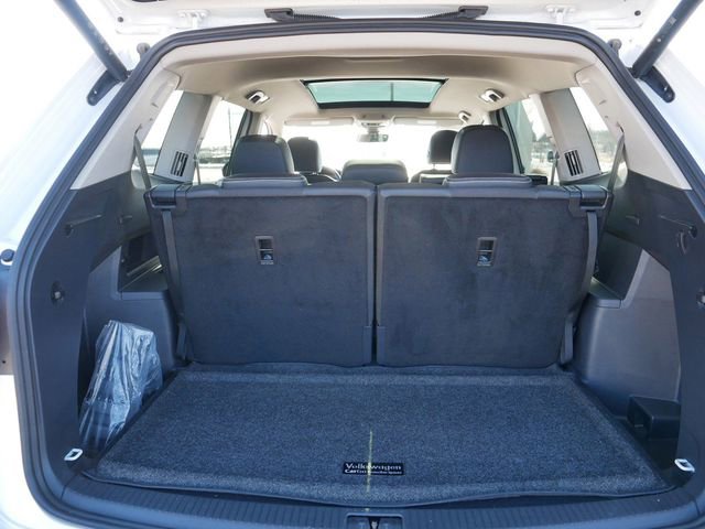 Certified 2025 Volkswagen Atlas SEL Premium R-Line image 18