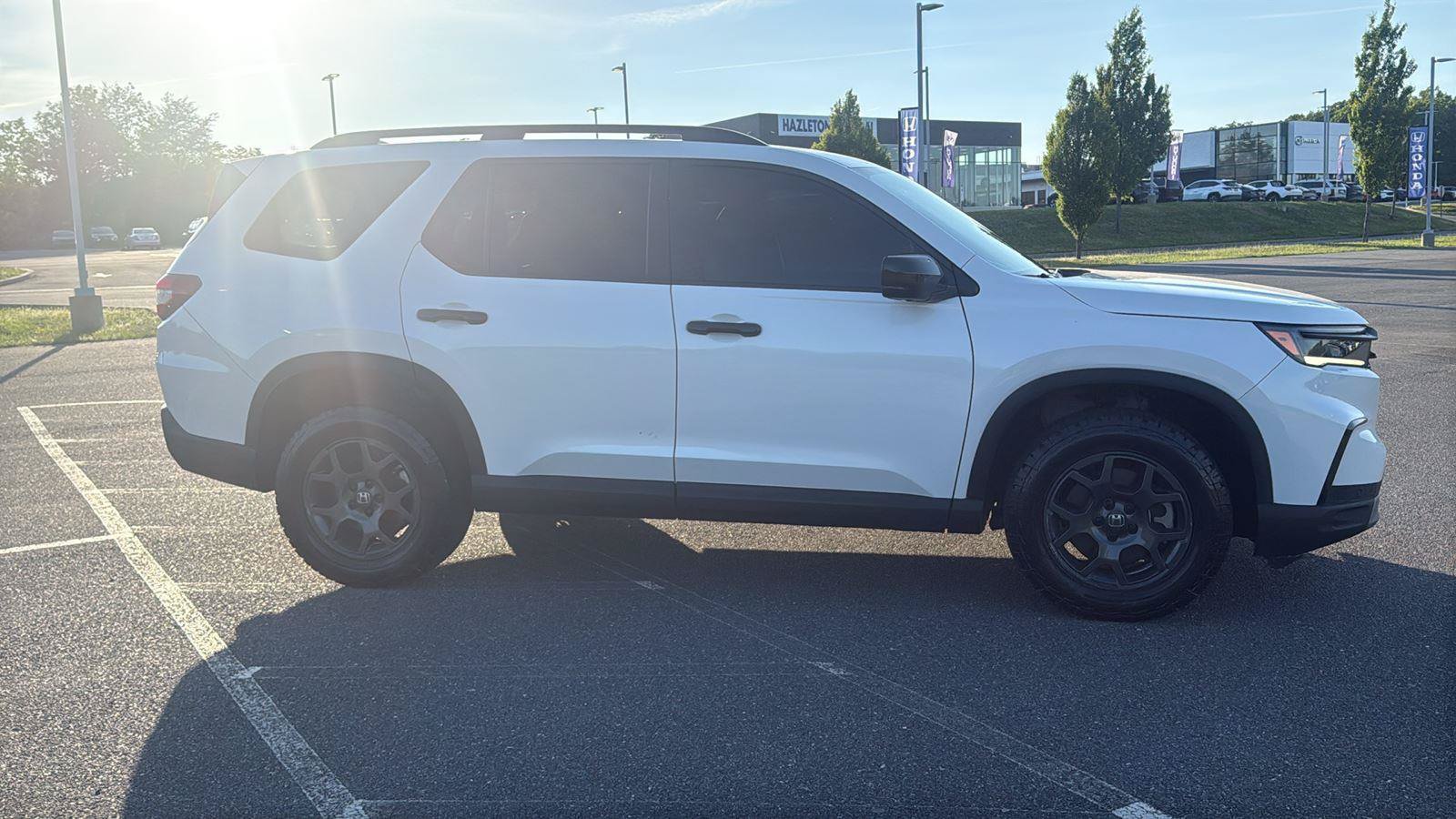 Used 2023 Honda Pilot TrailSport image 4