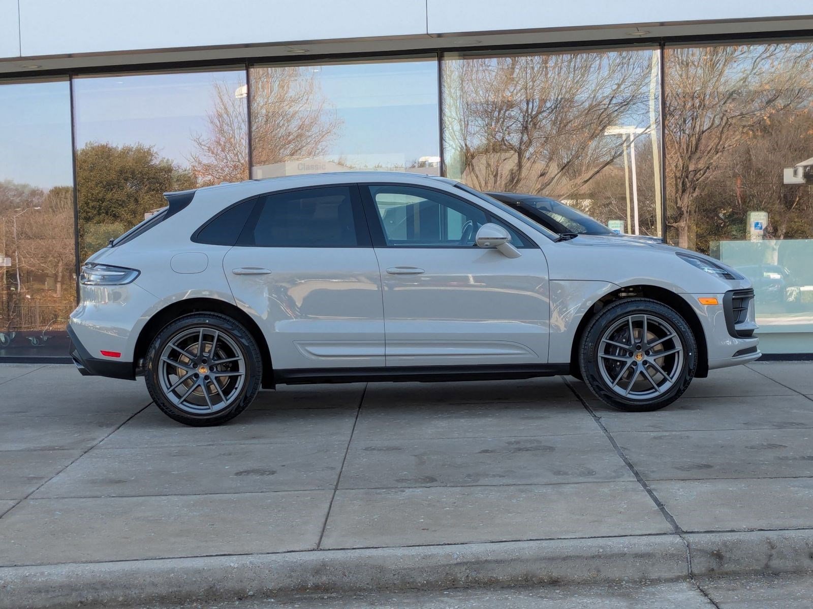 New 2026 Porsche Macan AWD/4WD image 8