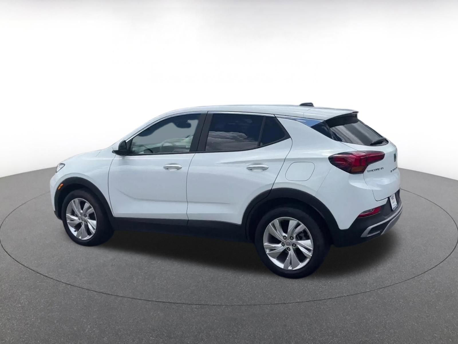 Used 2025 Buick Encore GX Preferred FWD image 9