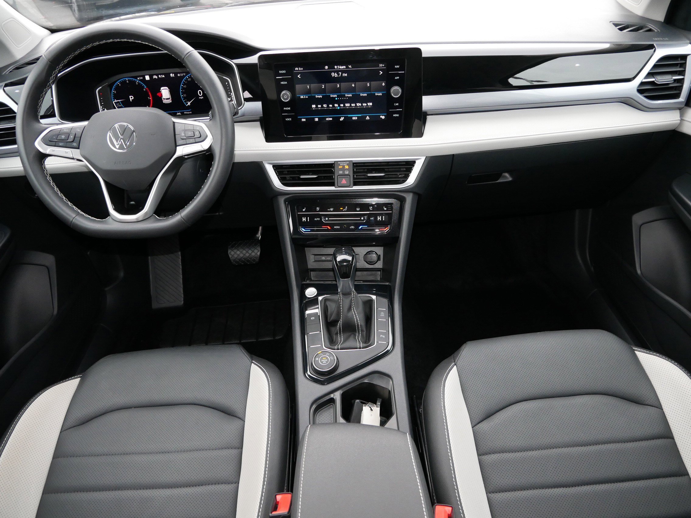 Certified 2025 Volkswagen Taos SEL image 10